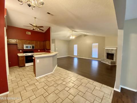 10375 Amanda Dr, Olive Branch, MS 38654 photo 18