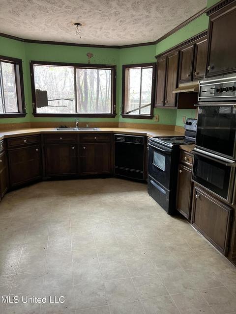 1426 Tracewood Dr, Jackson, MS 39211 photo 3