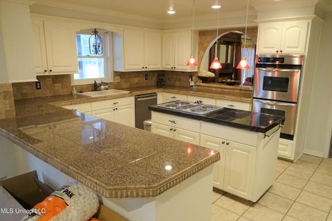 307 Meadowoods Dr, Jackson, MS 39211 photo 11
