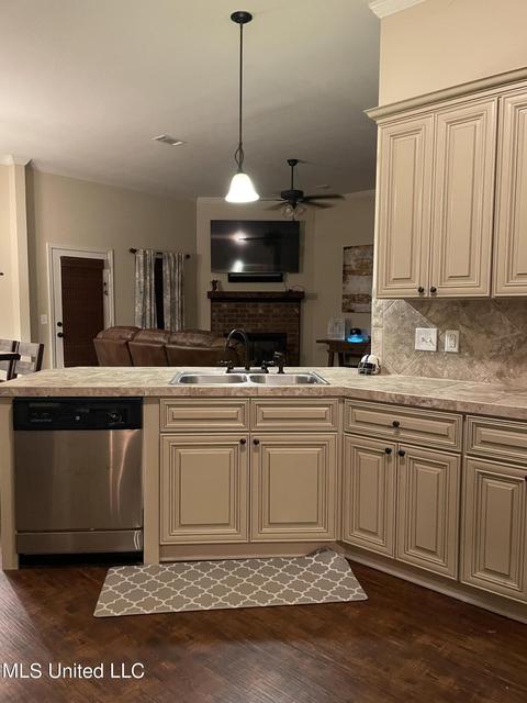 518 Brighton Trl, Florence, MS 39073 photo 5