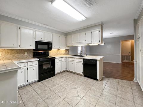 269 Turtle Creek Dr, Byram, MS 39272 photo 10