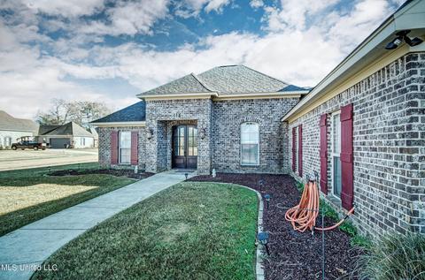 114 Bridgeton Circle Cir, Canton, MS 39046 photo 2