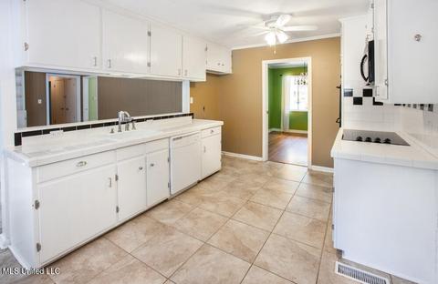 5461 Pine Lane Dr, Jackson, MS 39211 photo 12