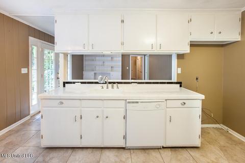 5461 Pine Lane Dr, Jackson, MS 39211 photo 13