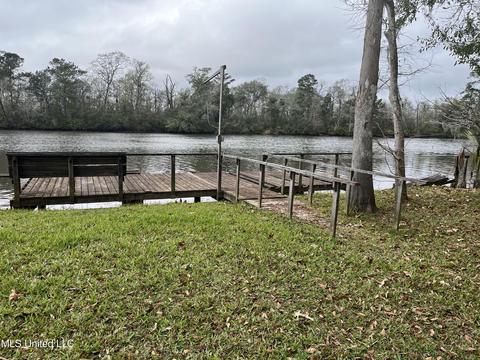 9413 Riverlodge Dr, Moss Point, MS 39562 photo 1