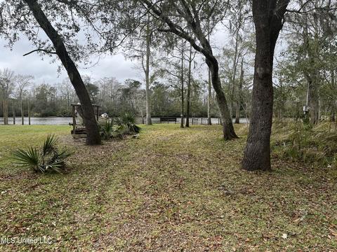 9413 Riverlodge Dr, Moss Point, MS 39562 photo 3