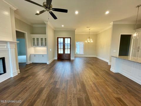 205 Ashbury Cv, Canton, MS 39046 photo 4