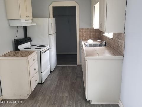 569 Baker Ln, Brandon, MS 39047 photo 3