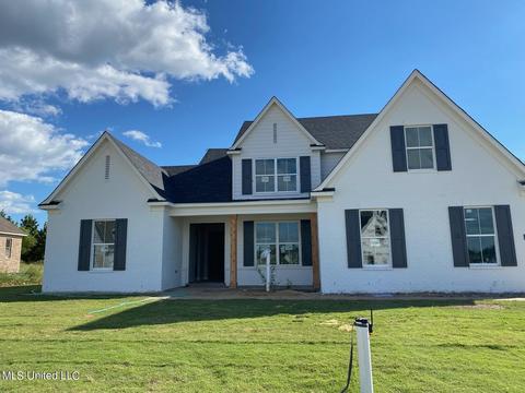 1728 Bristol Dr, Nesbit, MS 38651 photo 1