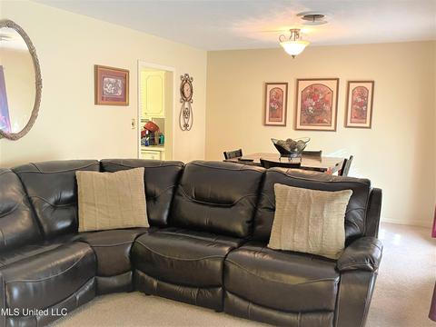 1840 Springridge Dr, Jackson, MS 39211 photo 4
