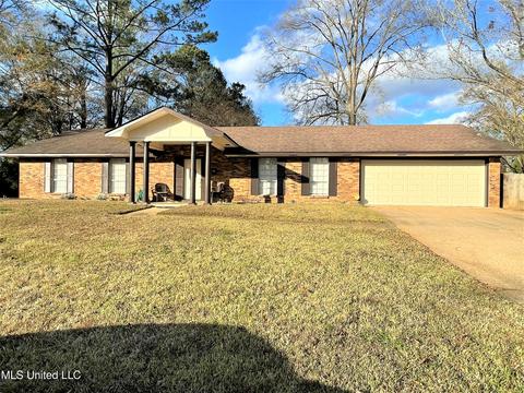 1840 Springridge Dr, Jackson, MS 39211 photo 1