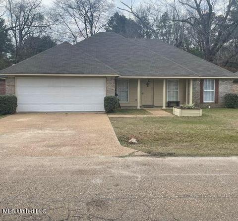 369 Greystone Pt, Terry, MS 39170 photo 1