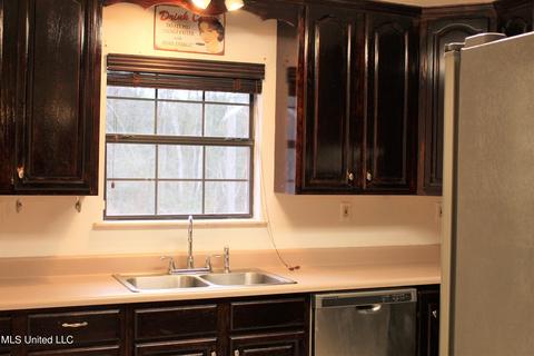 14613 Wolf Ridge Rd, Moss Point, MS 39562 photo 11