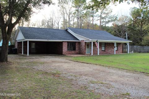 14613 Wolf Ridge Rd, Moss Point, MS 39562 photo 1