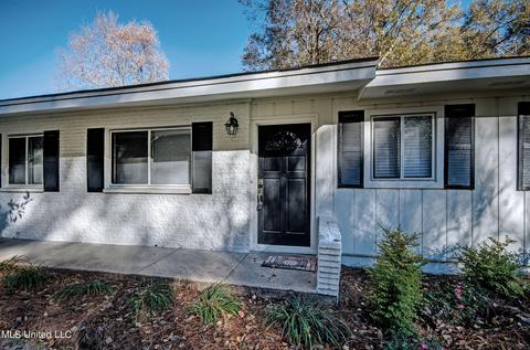 1502 Sheffield Dr, Jackson, MS 39211 photo 2