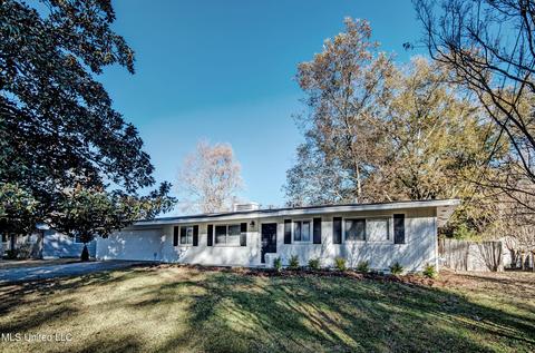1502 Sheffield Dr, Jackson, MS 39211 photo 1