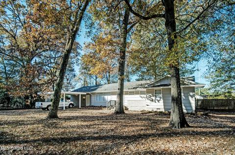 5543 Wayneland Dr, Jackson, MS 39211 photo 1