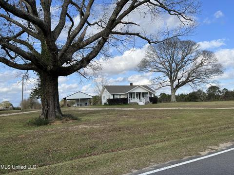 1229 Ernest Pipkins Rd, Lucedale, MS 39452 photo 1