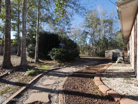 68207 E Diamondhead Dr, Diamondhead, MS 39525 photo 6