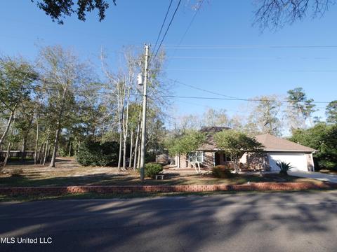 68207 E Diamondhead Dr, Diamondhead, MS 39525 photo 2