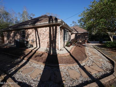 68207 E Diamondhead Dr, Diamondhead, MS 39525 photo 5
