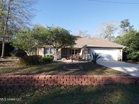 68207 E Diamondhead Dr, Diamondhead, MS 39525 photo 1