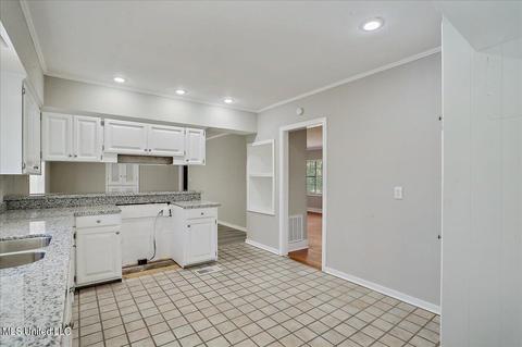 115 Highland Cir, Jackson, MS 39211 photo 12