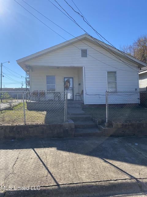 705 Union St, Grenada, MS 38901 photo 1