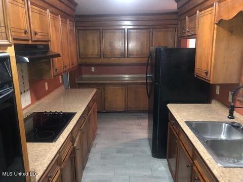 341 Foxboro Dr, Jackson, MS 39211 photo 2