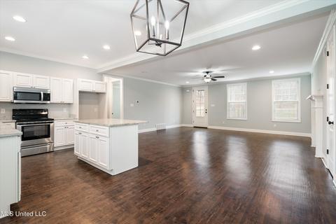 4704 Alexander Rd, Olive Branch, MS 38654 photo 1