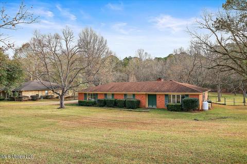 132 Duran Ville St, Jackson, MS 39212 photo 2