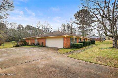 132 Duran Ville St, Jackson, MS 39212 photo 4