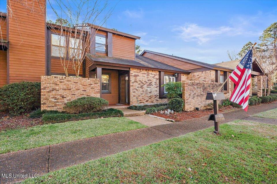 54 W Cascades Cir, Clinton, MS 39056 31 Photos MLS 4006257 Movoto