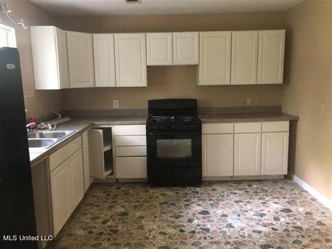 1016 Barbara Ann Dr, Jackson, MS 39204 photo 2