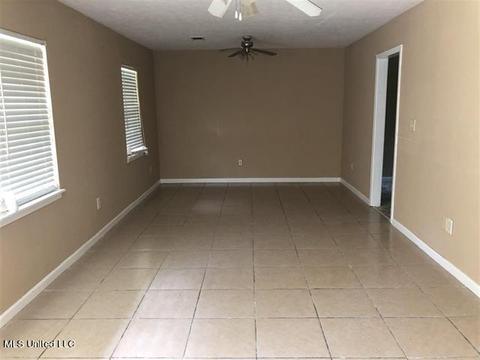1016 Barbara Ann Dr, Jackson, MS 39204 photo 3