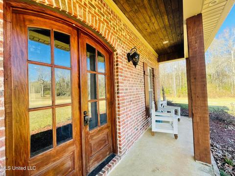 1466 Ainsworth Rd, Florence, MS 39073 photo 2