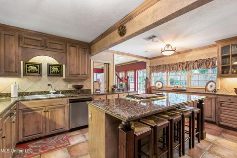 1405 Roxbury Pl, Jackson, MS 39211 photo 12