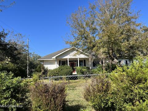 4201 Robinson Ave, Moss Point, MS 39563 photo 3