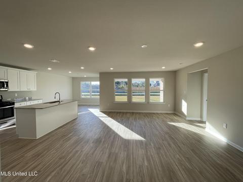 1084 Enclave Dr, Long Beach, MS 39560 photo 9
