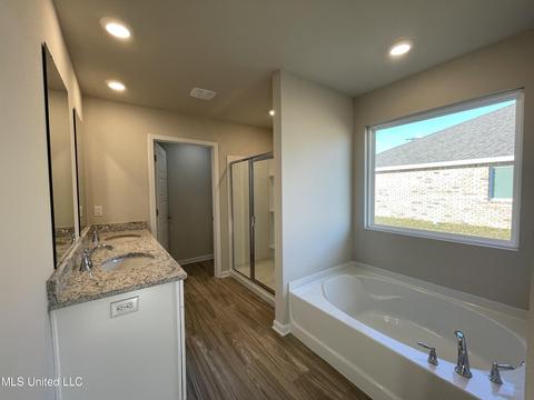 1084 Enclave Dr, Long Beach, MS 39560 photo 12