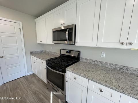 1084 Enclave Dr, Long Beach, MS 39560 photo 5