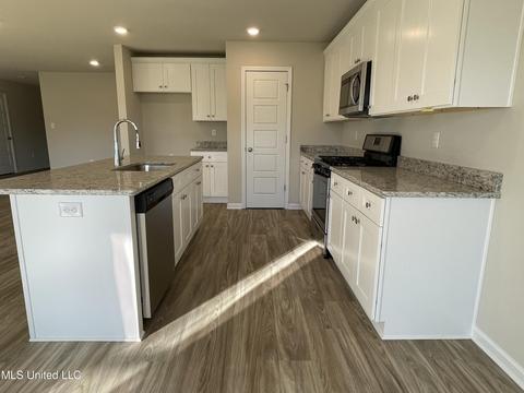 1084 Enclave Dr, Long Beach, MS 39560 photo 3
