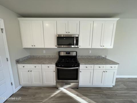 1084 Enclave Dr, Long Beach, MS 39560 photo 4
