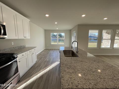 1084 Enclave Dr, Long Beach, MS 39560 photo 6