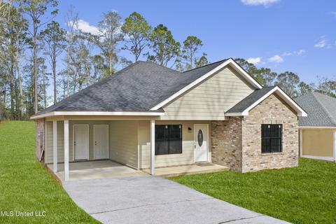 554 Park St, Lucedale, MS 39452 photo 2