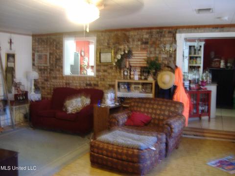 31 Mchenry School Dr, Mchenry, MS 39561 photo 4
