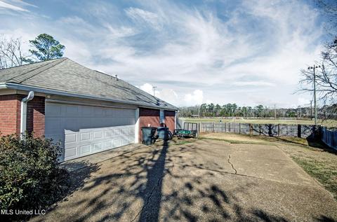 127 Post Oak Dr, Brandon, MS 39047 photo 3
