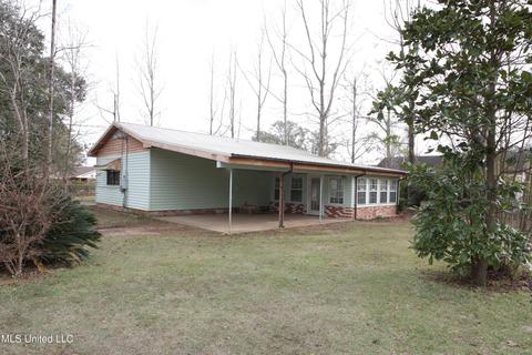 16 Meadow St, Lucedale, MS 39452 photo 6