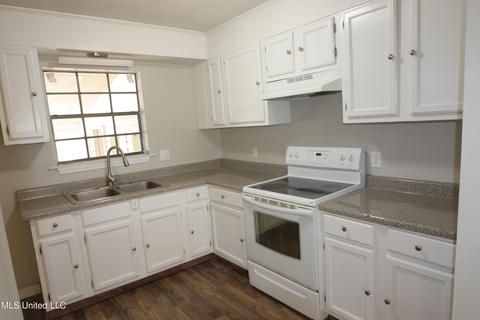 16 Meadow St, Lucedale, MS 39452 photo 9