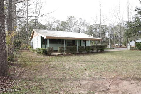 16 Meadow St, Lucedale, MS 39452 photo 3